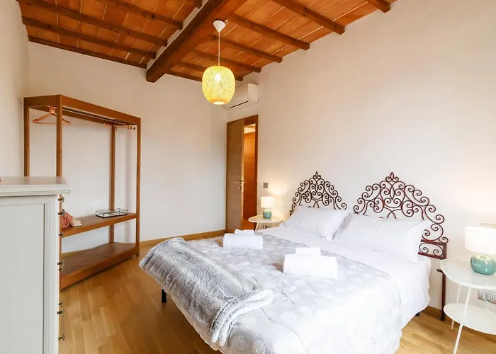 Guesthost - Podere Rural Chic - Garden & Parking Apartman *