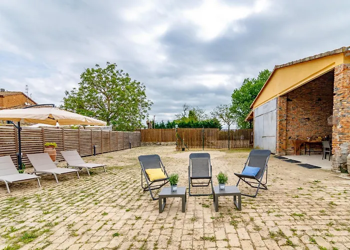 Guesthost - Podere Rural Chic - Garden & Parking Apartman Siena