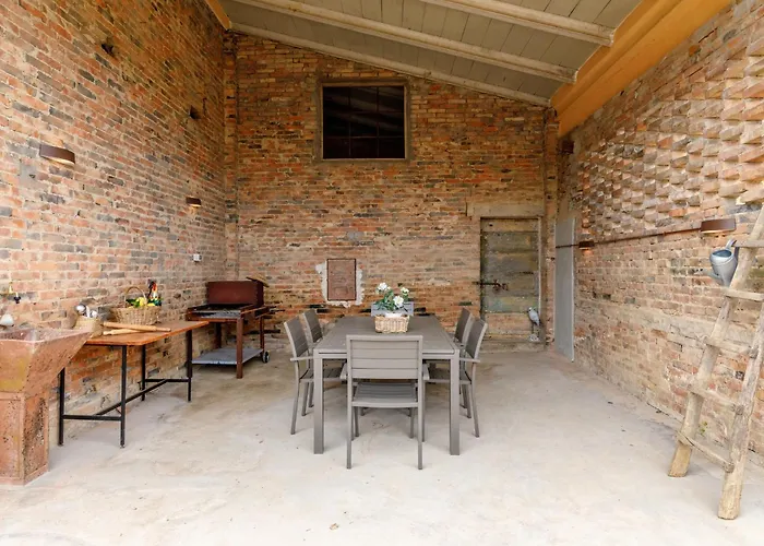 Guesthost - Podere Rural Chic - Garden & Parking Apartman Siena